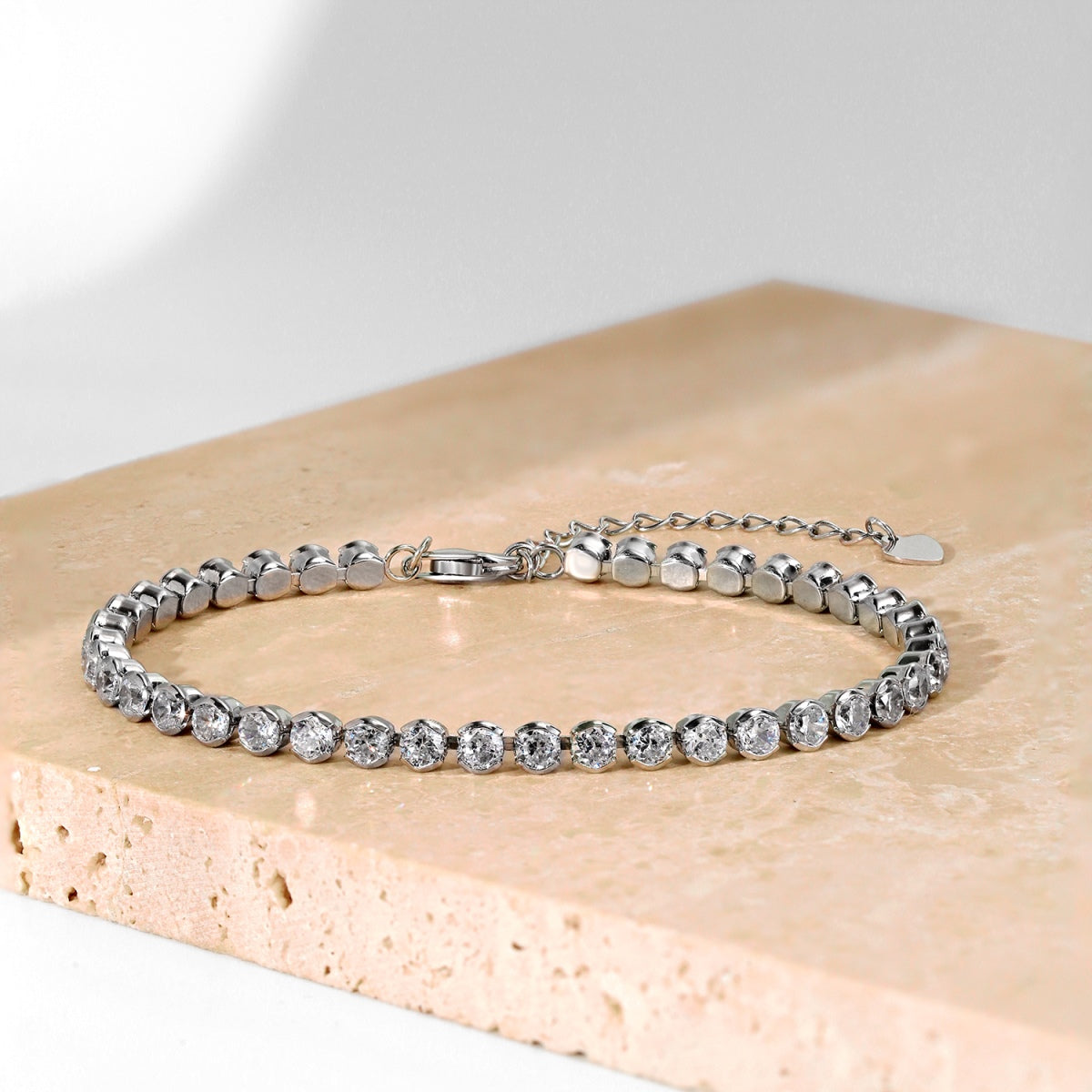 [Vivid Aurora]Ornate  Sparkling Round Cut Daily Bracelet