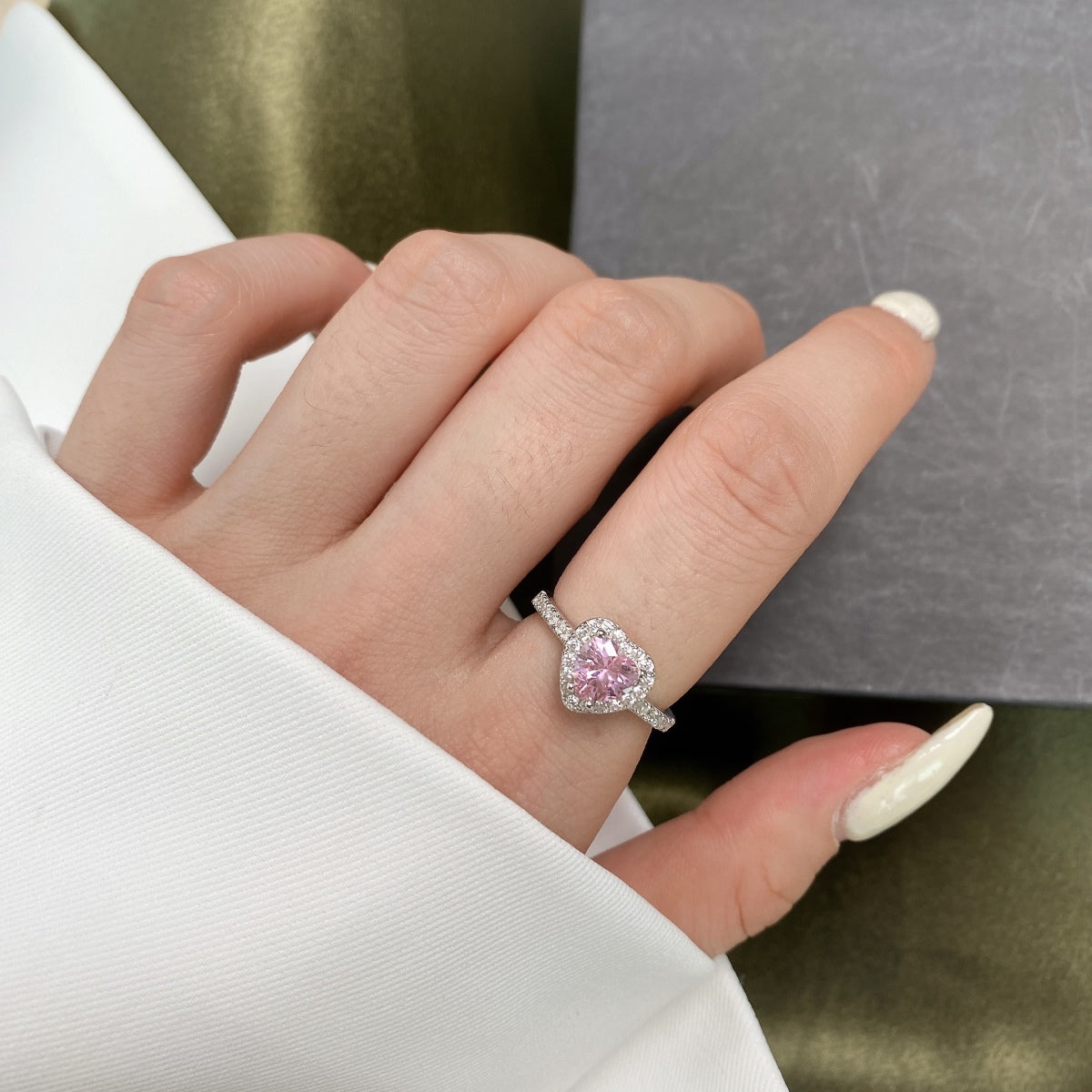 [Vivid Aurora]Eternity Splashy Romantic Heart Shape Lover Ring